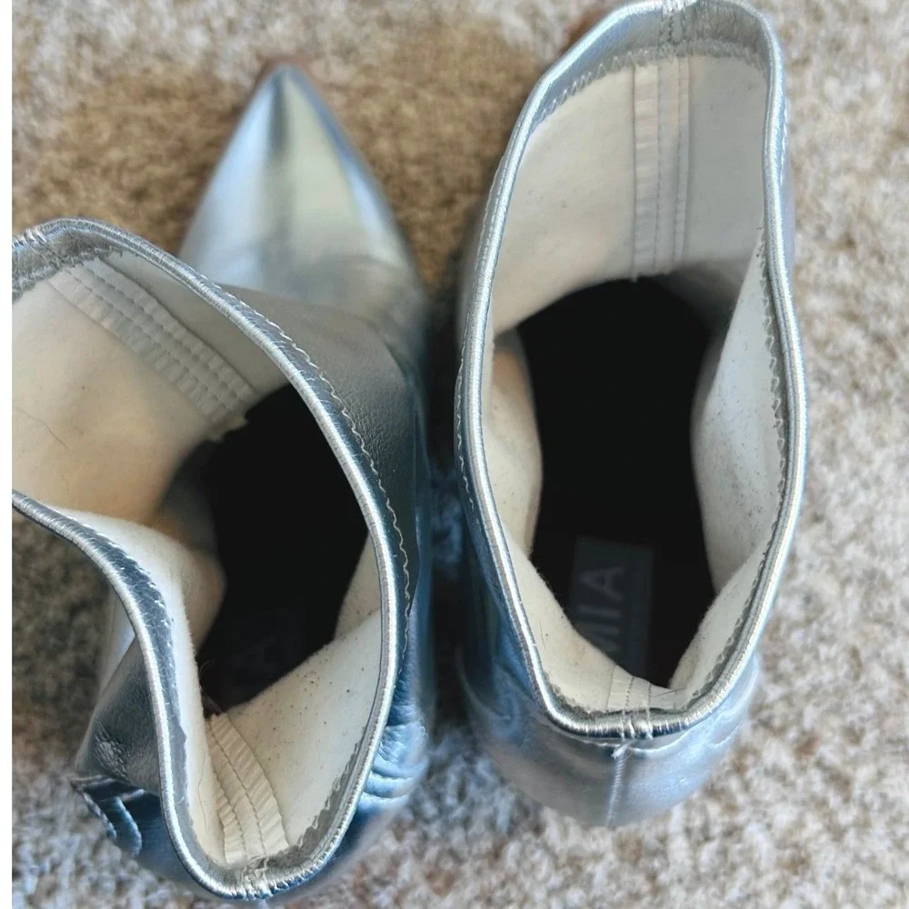 MIA Silver Metallic Pointed Toe Ankle Boots Western Block Heel Size 7.5